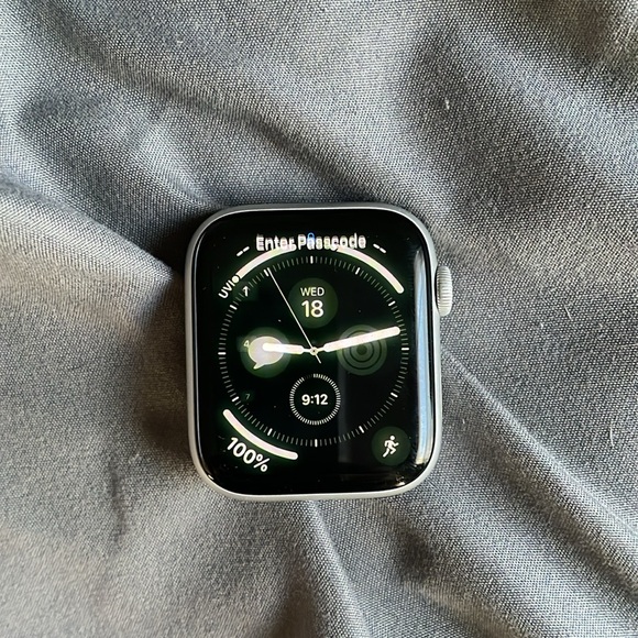 Apple Watch 6 Nike GPS + Cell - Picture 6 of 9